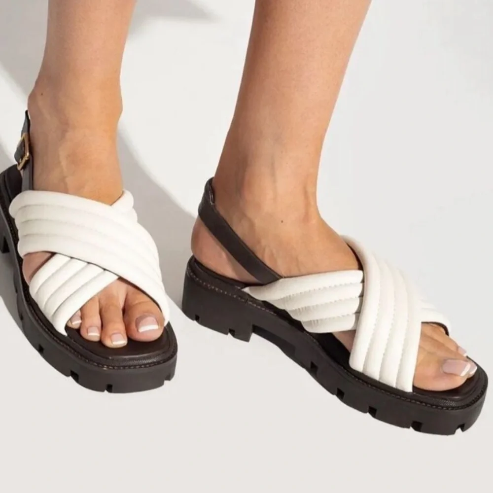 Tory Burch Lug Sole Heeled Sandals Quilted Leather Crisscross size 8 - Picture 3 of 11